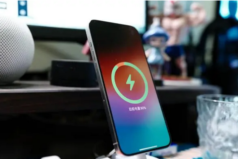 莲都苹果15换屏服务分享用什么充电器给iPhone15充电更好 